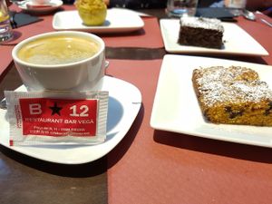 Los postres at B12 in Girona