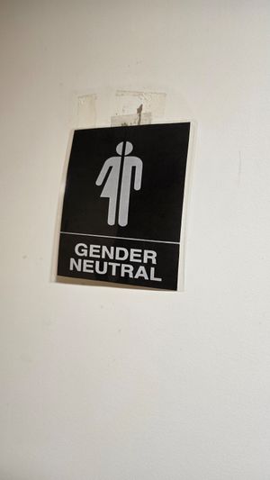 Gender neutral at B12 in Girona