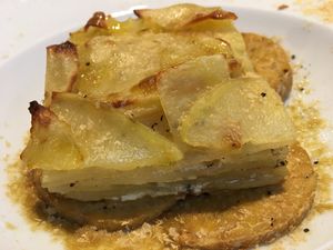 Potatoes dauphinois and tempeh  at B12 in Girona