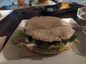 Hamburguesa at B12 in Girona