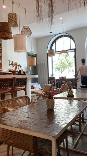 Decor  at Contrast in Bordeaux