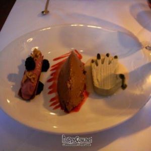 Raspberry cream, Mint & Ginger Parfait and Mousse au Chocolat.  This is a MUST...I love the green hand:-) at La Mano Verde in Berlin