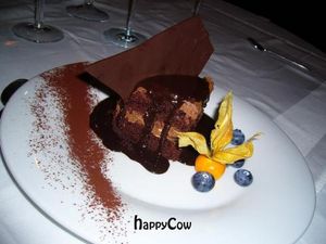 Chocolate cake at La Mano Verde in Berlin