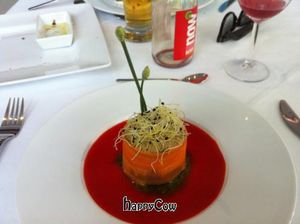 Mediterranean raw quiche made with fennel, mushrooms, pine nut cream and olive and thyme crust at La Mano Verde in Berlin