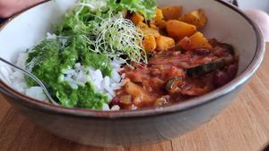 Buddha bowl at Dragon Lab in Murcia