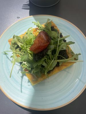 Foccacia de curcuma (lunch menu)  at Dragon Lab in Murcia