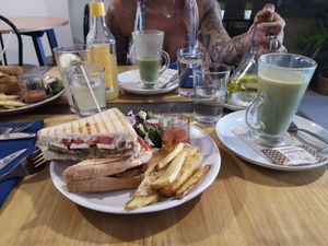 Bikini seitan and matcha latte at Dragon Lab in Murcia