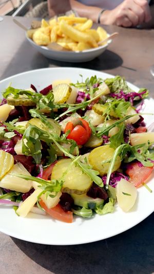 €6.50 for all that salad (I think hubbys chips were €3.96) x  at Fat Cats in Albufeira