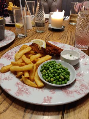 Fishless fish & chips at White Cart in Glasgow