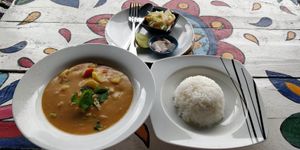 Khao Soi vegan at Mama Tanon Cafe in Don Det