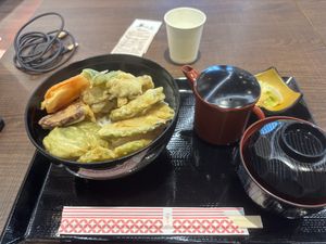 Sea lettace tempura and okinawan vegetables  at OKA - Don Buri Nantoya - T4F in Naha
