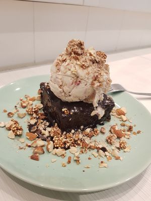 Sundae Brownie at Kind Kones - Forum in Central Singapore