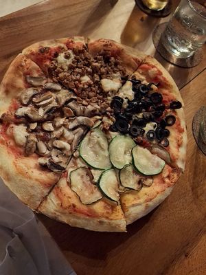 4 Stagioni Pizza at Amami Garden in Ungasan