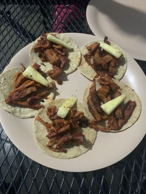 Tacos al pastor at esTACOmo quiere in Puebla