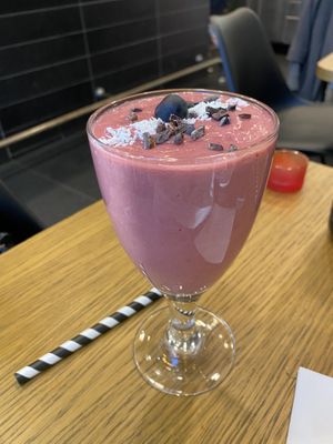 Pink avocado smoothie - delicious!  at Kilo&Gram in Bergen