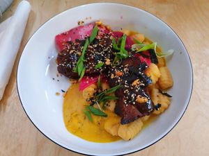 Wegańskie żeberka bbq at Wars i Sawa w Nowym in Warsaw