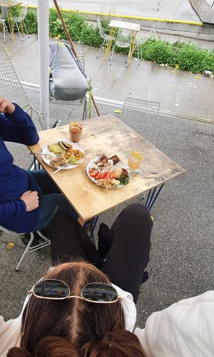 even in the rain it's nice to be outside at Wars i Sawa w Nowym in Warsaw