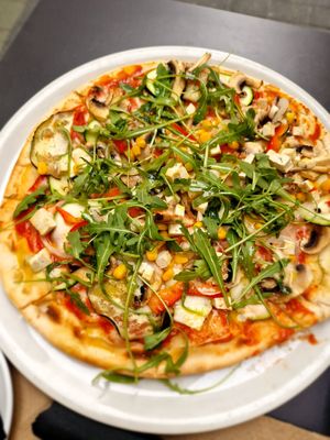 Vegan and gluten-free Pizza at Armonia in Mallorca