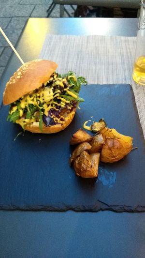 Vegan burger at Bruscè in Bologna