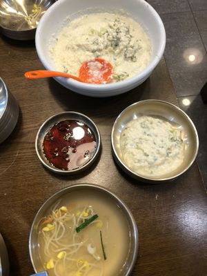 Soft tofu!  Be sure to specify no meat when ordering this one   #Veganuary at Neungra Babsang 능라밥상 in Seoul