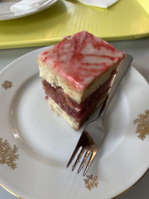 puncak  at Eaternia in Prague