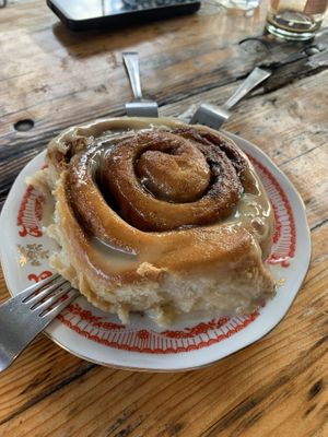 Cinnamon bun   at Eaternia in Prague