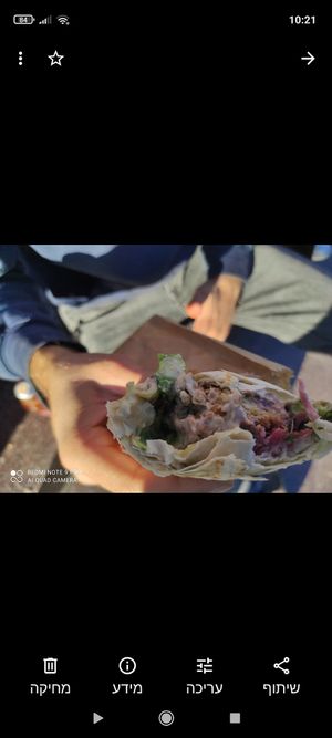 מנת מצויינת ,חובבי הפלאפל וגם כאלה שלא מכירים יתענגו at Muhudo Falafel Shop in Tbilisi