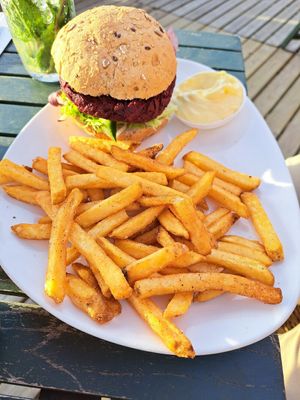 Vegan Burger at Strandpaviljoen Buiten in The Hague