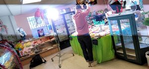 Seattle met magazine at Pasteles Finos Del Angel in Tacoma