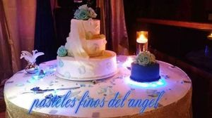 Wedding cake 140 guests at Pasteles Finos Del Angel in Tacoma