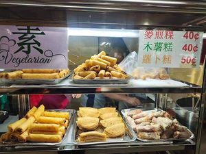 Fresh hot at Fu Ji 福记熟食 in Central Singapore