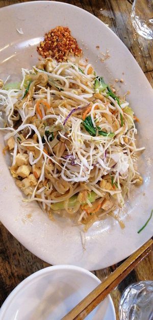 Vegan pad thai at Thai Market in Da Nang