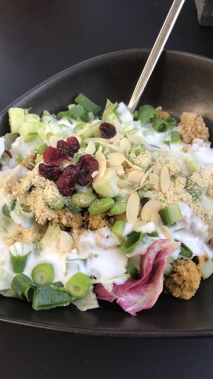 Cezar Chick’n Bowl at Yuícery - Hospitalstraße in Stuttgart