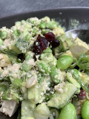 Bowl mit Tofu, Avocado, Edamame, veganem Parmesan,… at Yuícery - Hospitalstraße in Stuttgart