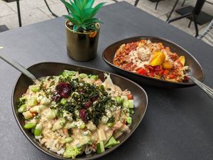 Plantuna und Pasta bowl at Yuícery - Hospitalstraße in Stuttgart