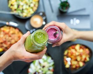 Yuicery Hospitalstraße Smoothies - Green Machine and Maca Berry Smoothie at Yuícery - Hospitalstraße in Stuttgart