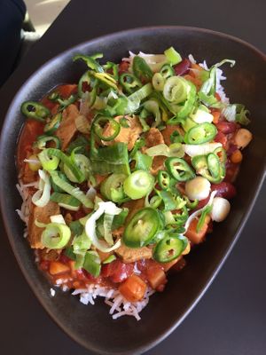 Hot Bowl with rice and chili  at Yuícery - Hospitalstraße in Stuttgart