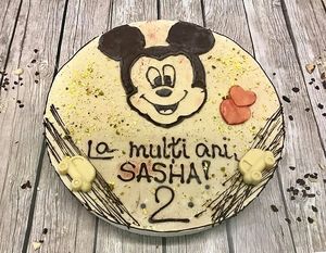 Tort raw vegan copii at Veganzza in Bucharest