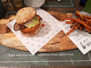 Amazing vegan burger and much more veg dishes at Coco in De Panne