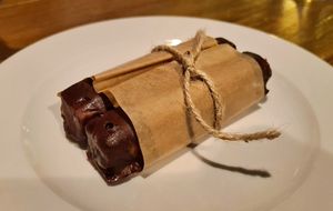 Delicious vegan homemade Twix 🌱🍫👍 at Pochlebna in Wroclaw