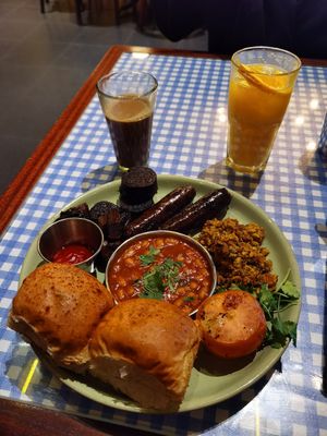 English breakfast with chai & orange juice at Dishoom - King's Cross in London