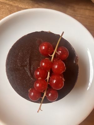 Vegan taartje   at Charlie's in Antwerpen