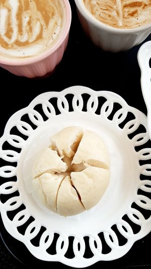 Sweet bun filled with coconut cream at OOH Breado - Sangdo-dong - 우부래도 상도점 in Seoul