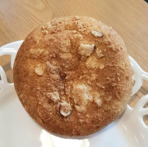 Almond soboro at OOH Breado - Sangdo-dong - 우부래도 상도점 in Seoul