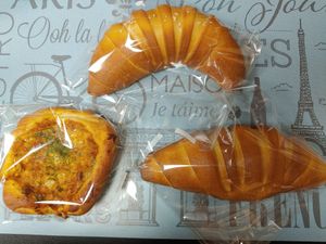 L to R: Minced meat cheddar, salt bread, cheddar cheese  bread at OOH Breado - Sangdo-dong - 우부래도 상도점 in Seoul