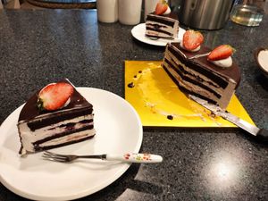 Sliced choco cake at OOH Breado - Sangdo-dong - 우부래도 상도점 in Seoul