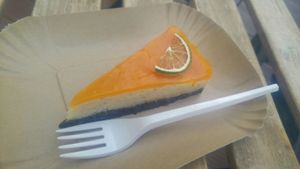 Vynikajuuuci marhulovyy mnam mnam mnaammmm at Cukrari in Bratislava