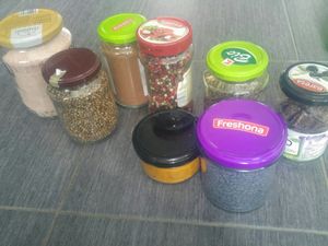 Himalajska sol, koriander, kakao, korenie 4 druhy, kurkuma, repik, mak, vehan horka coko s mandlami at U Vážky in Bratislava