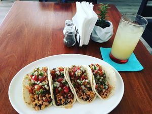 Hashed “fish” tacos! 💚 Handmade tortillas filled with re-fried beans, kelp seasoned soy based hash and pico de gallo. Perfectly paired with our cucumber lime agua fresca  at Origin  in San Pedro