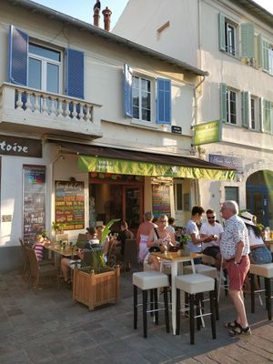 Popular! at Bangkok Cafe in Antibes